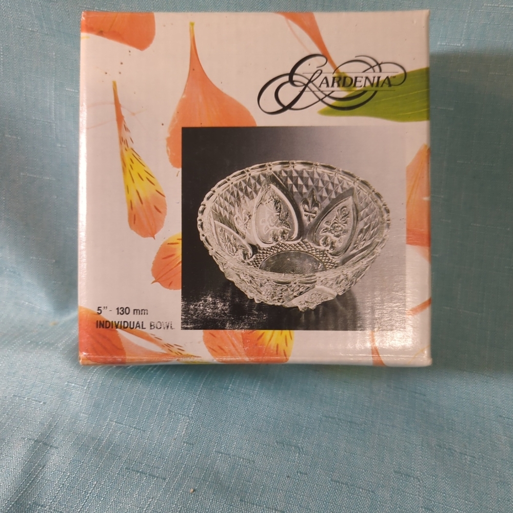 Vtg 70s  Diamond Cut Fleur De Lis & Rose Gardenia  Bowl In Box